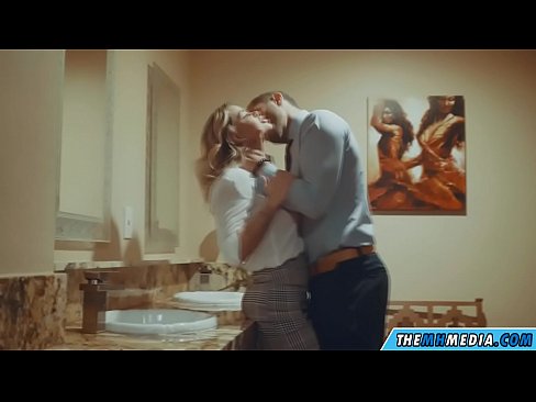 ❤️ When a busty blonde seduces you in a public restroom ️❌ Porno at us en-us.porngifmag-com.ru ❌️